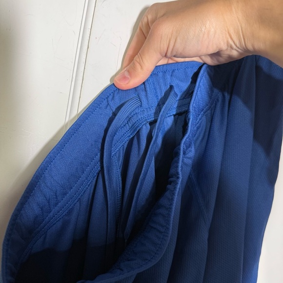 GAP Blue Athletic Shorts Super Soft Lightweight Size Large NWT Excersise Gym - Picture 8 of 9